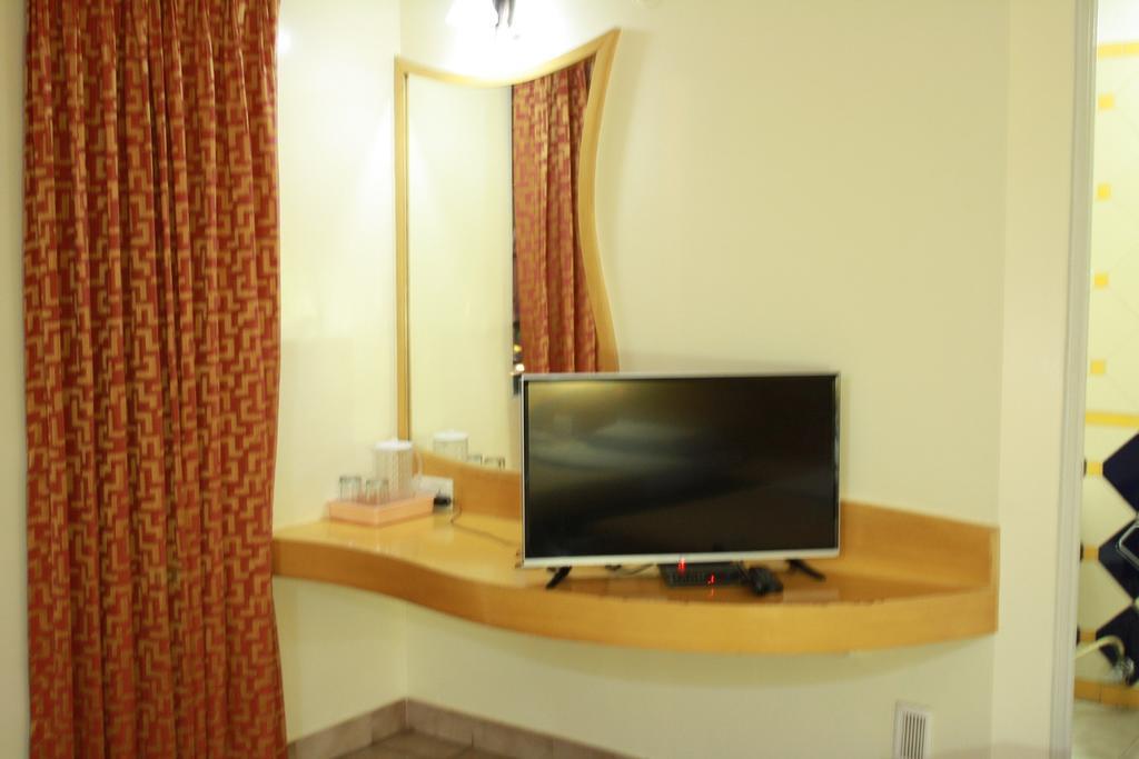 Tom'S Hotel Bangalore Eksteriør bilde