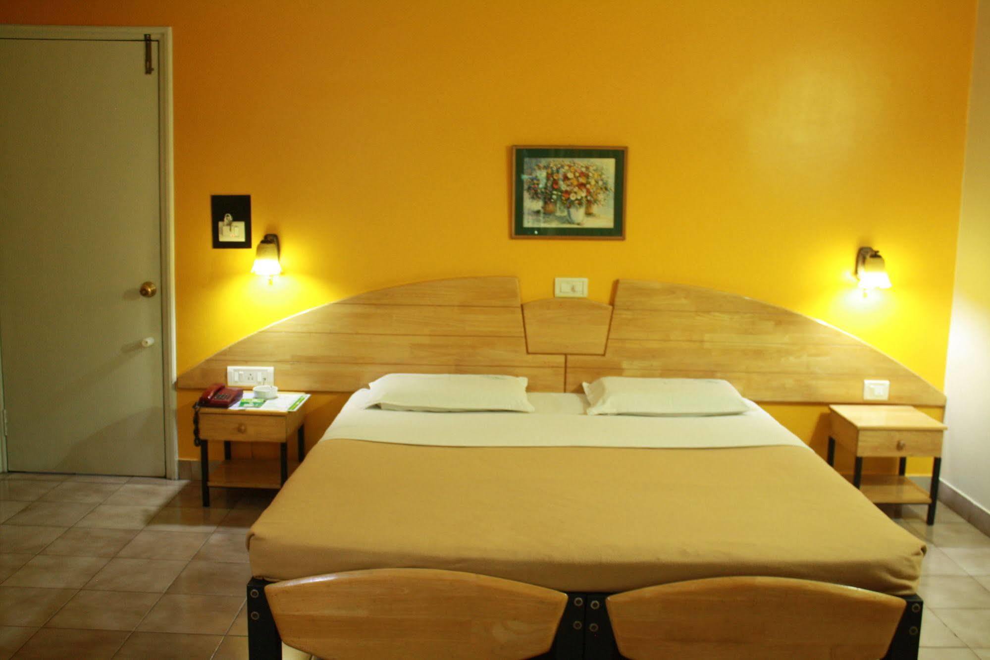 Tom'S Hotel Bangalore Eksteriør bilde